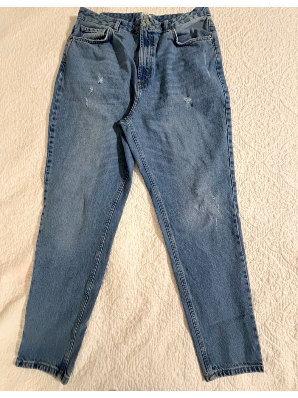 Urban Outfitters BDG High Rise Mom Jeans Distressed Blue Denim Size 32 33" waist